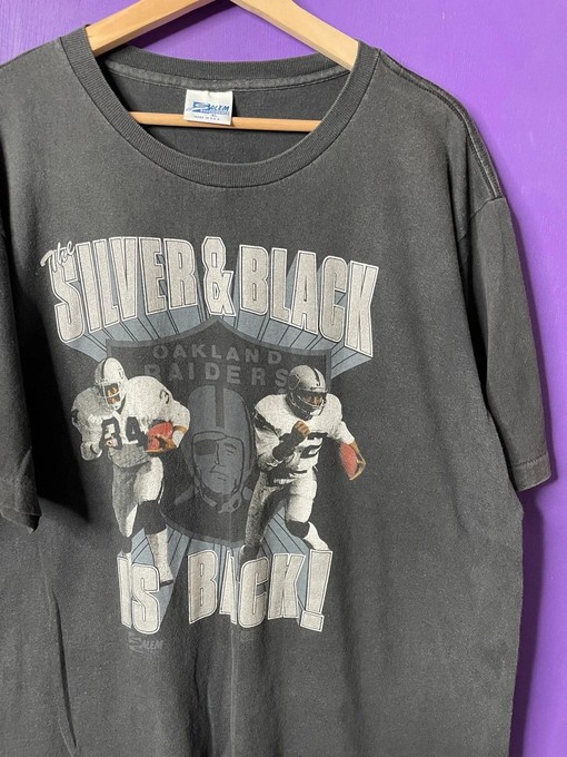 Oakland Raiders Players Vintage Style Sweatshirt T-shirt - Ideal Gift for NFL Fans - Image 2