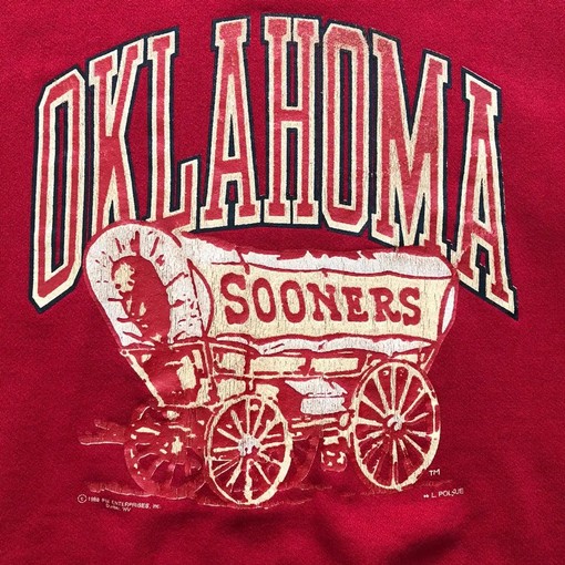 Oklahoma Sooners 1988 Rare NCAA Game Day Hoodie for Fans - Image 2