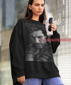 Oscar Isaac Retro 90s Distressed Shirt, Photo of Oscar Isaac Estrada Sweatshirt, American Actor Vintage Sweater