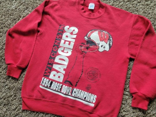 Perfect NCAA Gift for Fans: Vintage Wisconsin Badgers Rose Bowl Champions Sweatshirt