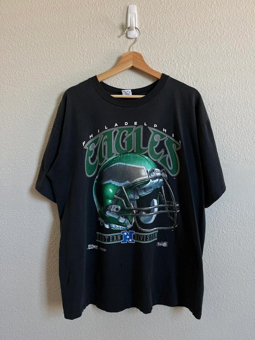 Philadelphia Eagles 90s Vintage Style Sweatshirt T-shirt - Ideal Gift for Football Fans