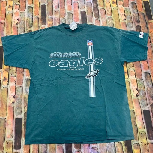 Philadelphia Eagles NFL Vintage Style Sweatshirt T-shirt - Ideal Gift for NFL Fans