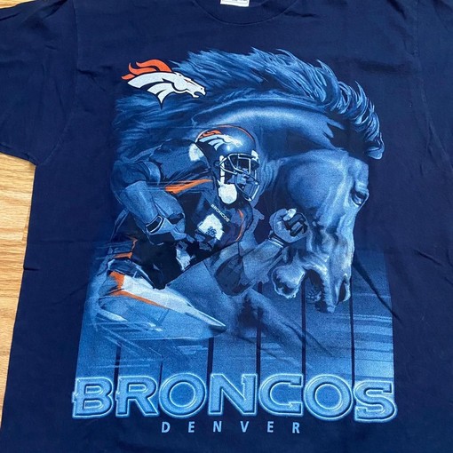 Pro Player Broncos Denver Sweatshirt T-shirt - Vintage Style NFL Football Teams Gifts for Fans - Image 2