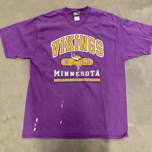 Pro Player Minnesota Vikings Vintage Style Sweatshirt T-shirt - Vintage Style NFL Football Teams Gifts for Fans