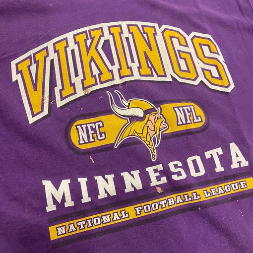 Pro Player Minnesota Vikings Vintage Style Sweatshirt T-shirt - Vintage Style NFL Football Teams Gifts for Fans - Image 2