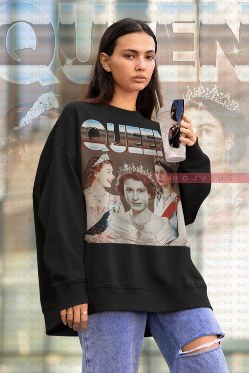 QUEEN ELIZABETH II Sweatshirt - A Classic Movie Shirts for Women Fan Tee