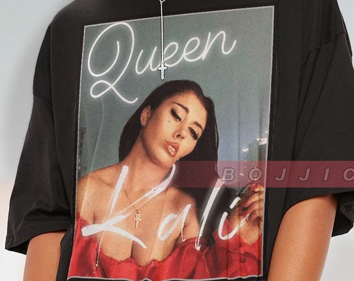 QUEEN Kali Uchis Shirt, Vintage Fan Tee, Telapatia Shirt for Women, Movie Fans Gifts - Image 2