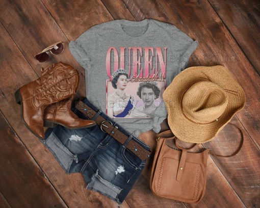 Queen Elizabeth Rest In Peace Tribute Tee - Forever Homage Tshirt for Fans - Retro 90s Queen Elizabeth Quotes Shirt - Image 3