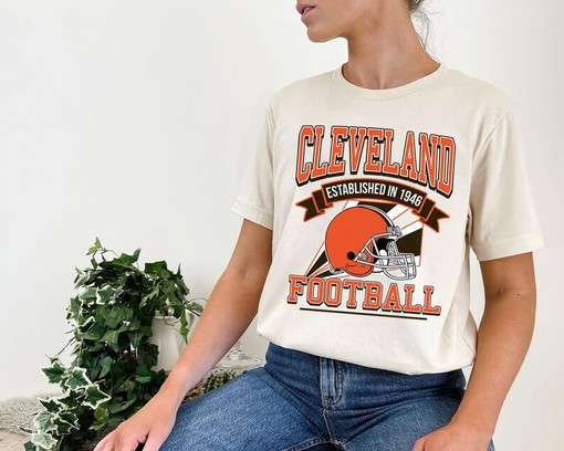 Retro Cleveland Football Shirt for NFL Fans with American University T Shirt - Image 4