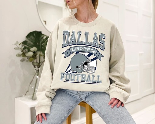 Retro Dallas Football Crewneck Sweatshirt Hoodie Shirt for NFL Fans with NCAA Shirts for Men and Women