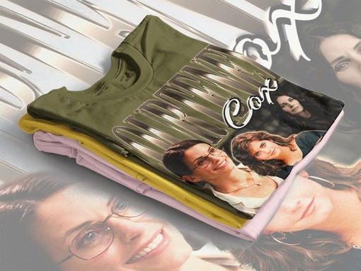 Retro Friends TV Show Tee featuring Courteney Cox as Monica Geller and Ross Geller, Lisa Kudrow as Phoebe Buffay - Image 4