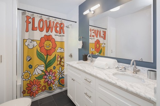 Retro Groovy Flower Shower Curtain, 60s 70s Hippie Bathroom Decor - Image 2