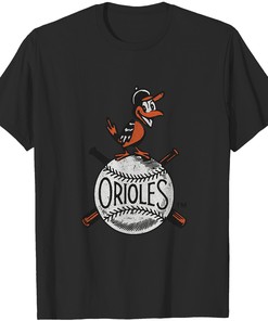 Retro MLB Baseball Tee: Vintage Baltimore Orioles T-Shirt with Retro Design