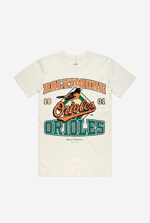 Retro MLB Baseball Tee: Vintage Baltimore Orioles Washed T-Shirt with Distressed Design - Image 2