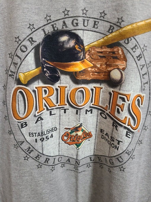 Retro MLB Baseball Tee: Vintage Lee Sports Baltimore Orioles 2004 T Shirt with Retro Design - Image 2