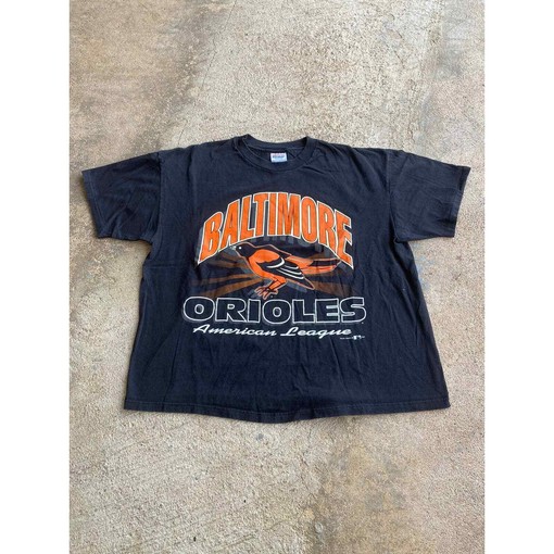Retro MLB Tee for Men and Women: Vintage 90s Baltimore Orioles Big Logo Shirt with Team Logo