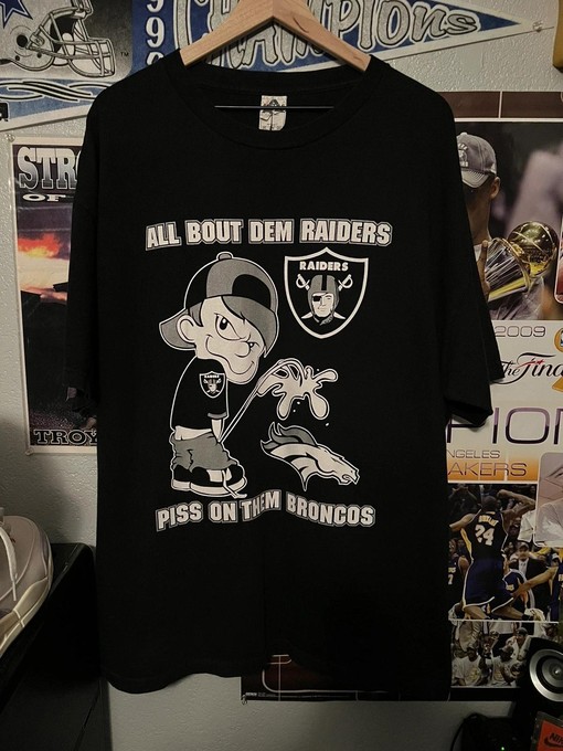 Retro NCAA Oakland Raiders Sweatshirt T-shirt with Ideal Gift for NFL Fans