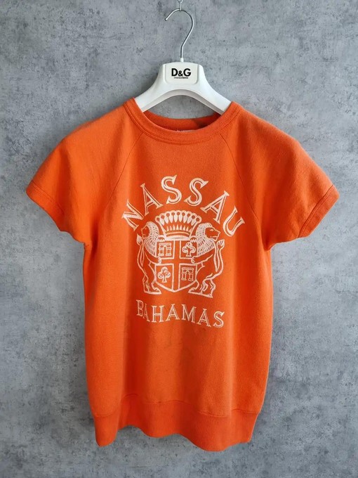 Retro NCAA Shirts - 70s Nassau Bahamas Big Logo Rare T-Shirt Sweatshirt Hoodie