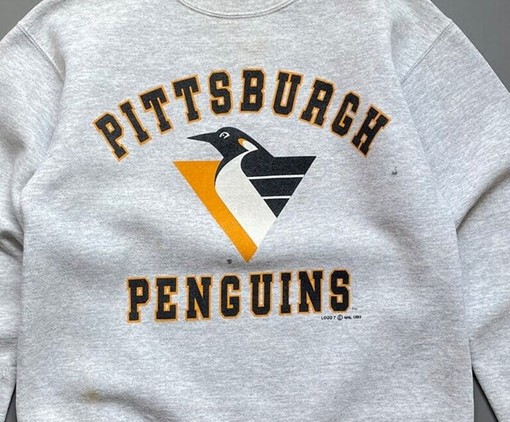 Retro Pittsburgh Penguins Crewneck Sweatshirt, Shirt, and Hoodie Set - Perfect for Fans - Image 2
