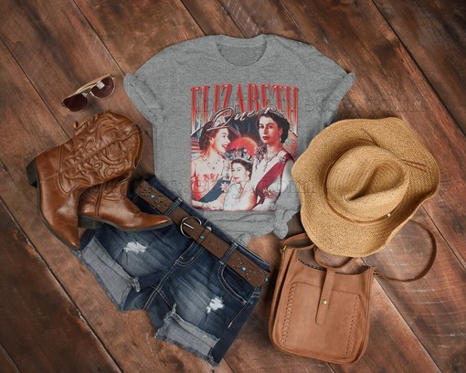 Retro QUEEN ELIZABETH II Tribute Tee - A Classic Movie Shirts for Women Fan Tee - Image 3
