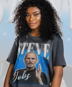 Retro STEVE JOBS Tee - Entrepreneur Gift Featuring STEVE JOBS & Apple Logo, Classic Movie Shirt for Men and Women