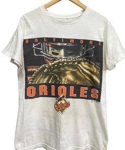 Retro Tee for Fans of MLB Orioles Baseball: Vintage 90s Baltimore Orioles MLB T-Shirt with Retro Design