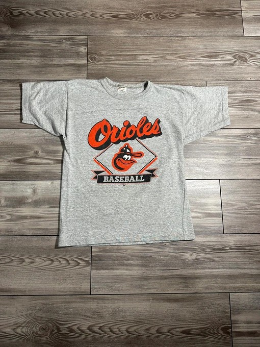 Retro Tee for Men and Women: Vintage Baltimore Orioles T Shirt with Retro Design