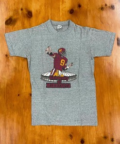 Retro Vintage 1980s Minnesota Gophers Football T-Shirt for Football Fans