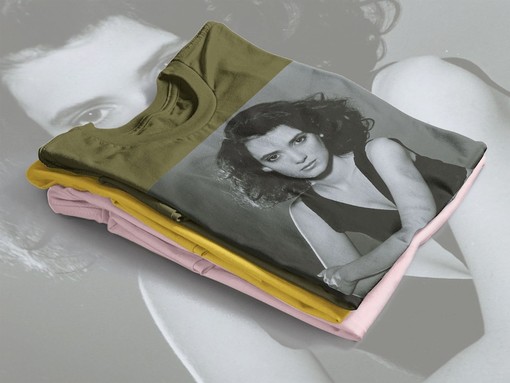 Retro Winona Ryder T-shirt, Beautiful Actress 90s Photo Tribute Tee - Image 4