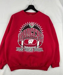 Stay Warm and Stylish with Wisconsin Badgers Vintage Style Crewneck Sweatshirt Bundle, NCAA Fan Gifts