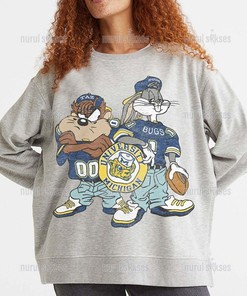 Stay Warm and Stylish with a Vintage College Sweatshirt, Retro NCAA Shirts with Mens Sport Shirts