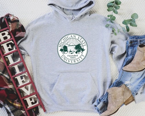 Stay Warm in Style with a Michigan State Sweatshirt, Perfect Gift for College Students with Vintage NCAA Shirts - Image 4