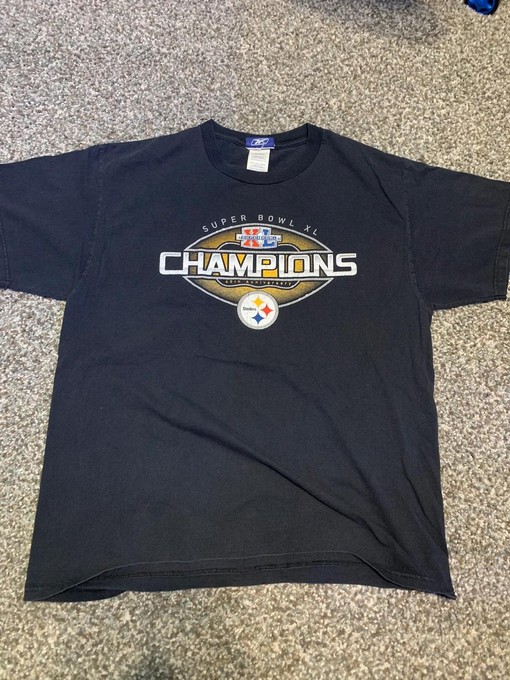 Super Bowl Champions Vintage Sweatshirt T-Shirt - Ideal Apparel for NFL Fans
