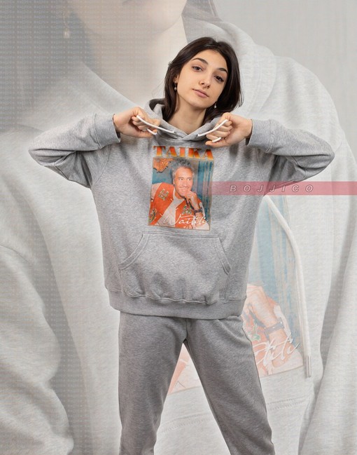 Taika Waititi Fans Sweatshirt, New Zealand Filmmaker, Actor, Comedian, Thor Shirt, Taika Waititi Retro 90s Sweater - Image 2