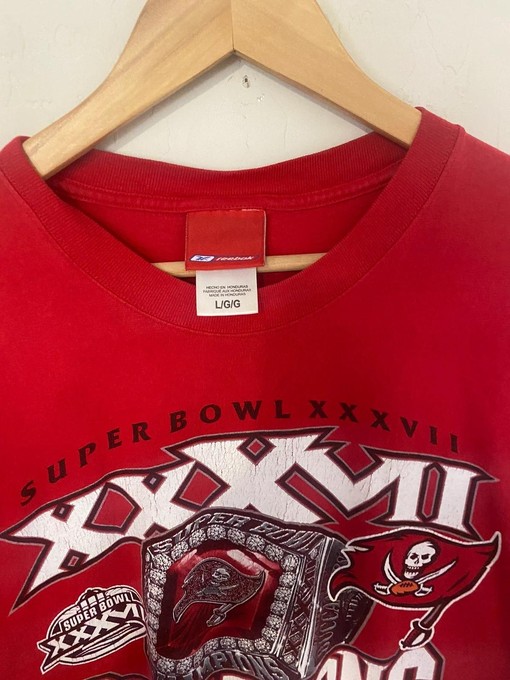 Tampa Bay Buccaneers Super Bowl Vintage Style Sweatshirt T-shirt for NFL Fans - Image 2