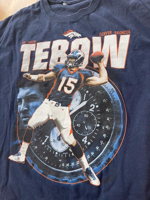 Tim Tebow NFL Bogo Broncos Gear Sweatshirt T-shirt for NFL Fans - Image 2