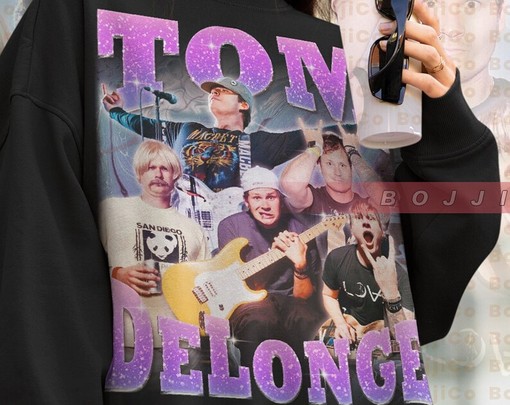 Tom DeLonge Blink-182 Vintage Sweatshirt, Retro 90s Tom DeLonge Tee - Image 4