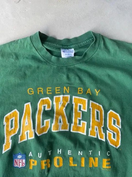 Trashed 90's Green Bay Packers G Champion NFL Football Sweatshirt T-shirt, A Unique Addition to Your Collection - Image 2