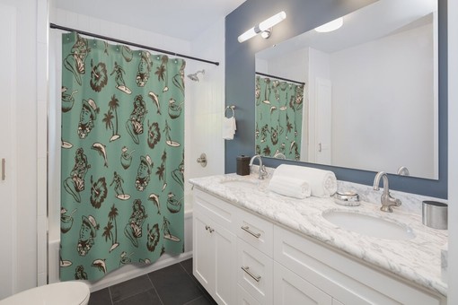 Tropical Vintage Hawaiian Shower Curtain, Tiki Bathroom Accessory with Island Vibes - Image 2