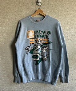 University North Carolina Vintage Style Sweatshirt T-shirt - Ideal Gift for Football Fans
