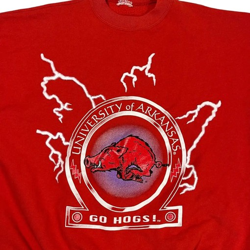 University Of Arkansas Razorbacks 90S Lightning T-Shirt Sweatshirt for Sports Fans - Image 2