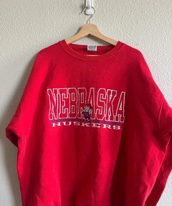 University Of Nebraska 90s Vintage Style Sweatshirt T-shirt - Ideal Gift for Football Fans