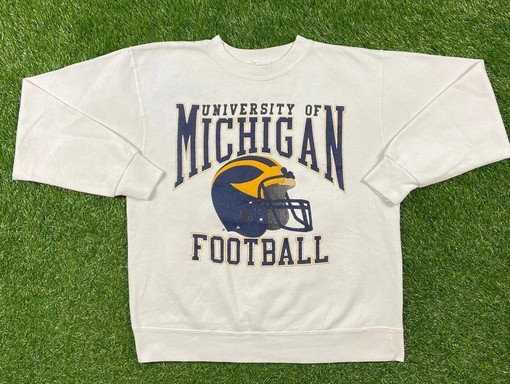 University of Michigan Football Crewneck Sweatshirt - Vintage Style 90S Shirt for NCAA Fans