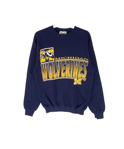 University of Michigan Wolverine Football T-Shirt Sweatshirt Hoodie in Vintage Style for NCAA Fans