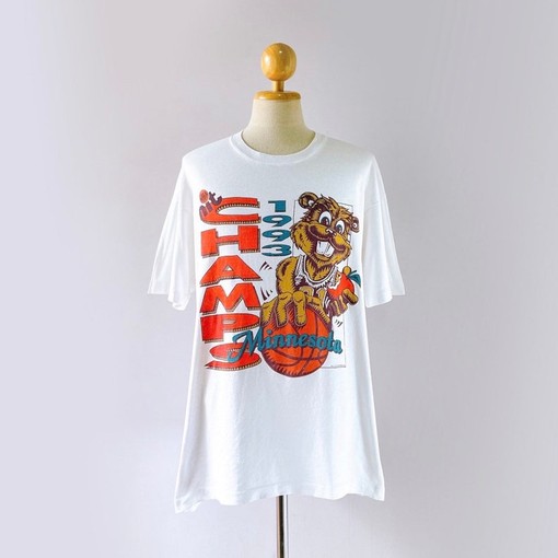 University of Minnesota Gophers Golden Final Four T-Shirt from the 90s for NCAA Football Fan Shirts