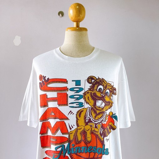 University of Minnesota Gophers Golden Final Four T-Shirt from the 90s for NCAA Football Fan Shirts - Image 2