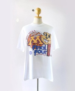 University of Minnesota Gophers Golden Final Four T-Shirt from the 90s for NCAA Football Fans