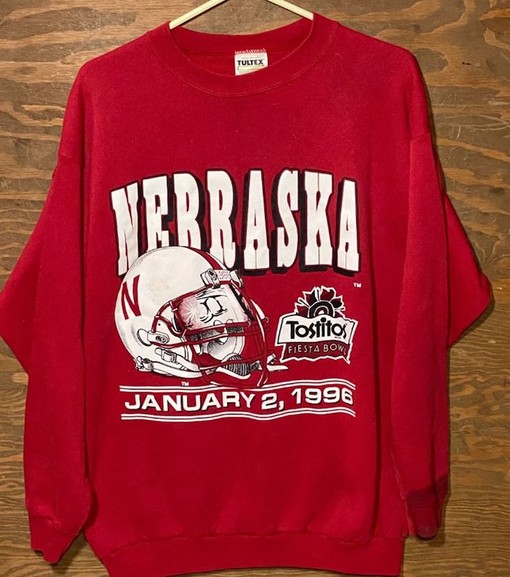 University of Nebraska Vintage Sweatshirt Hoodie Gift (college shirts)