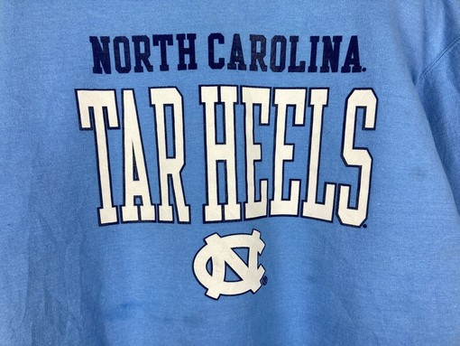 University of North Carolina Sweatshirt with NCAA Champion Logo, Vintage UNC Pullover for College Fans - Image 3