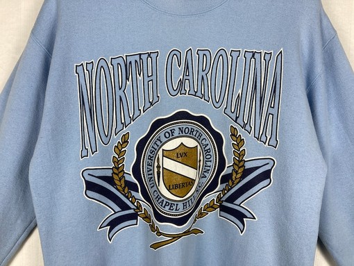 University of North Carolina Sweatshirt with NCAA Embroidered Logo, Vintage 90s UNC Pullover for NCAA Fans - Image 3